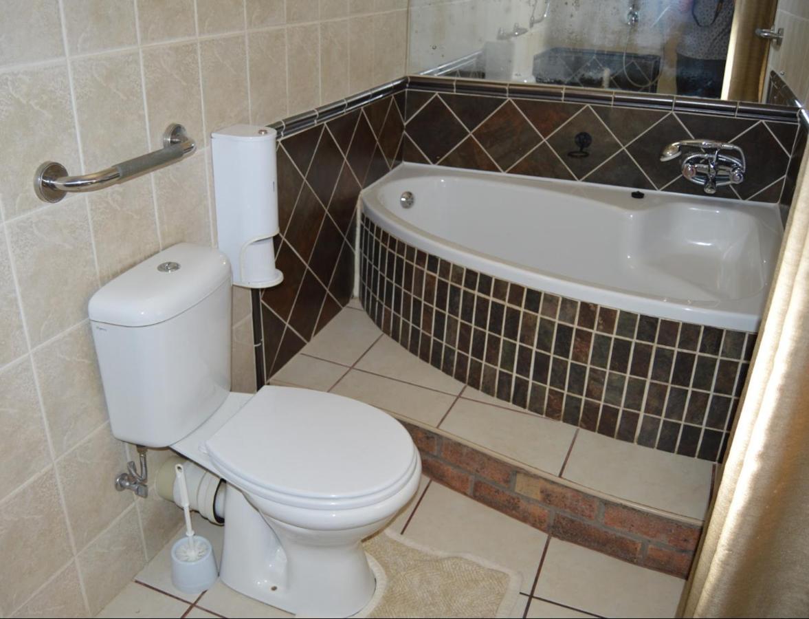 House Ebony B&B Newcastle Luaran gambar